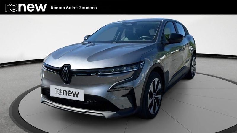Gris Utilisé 2023 Renault Mégane Evolution Berline | 24 690 € (Prix juste) - Image 1/4