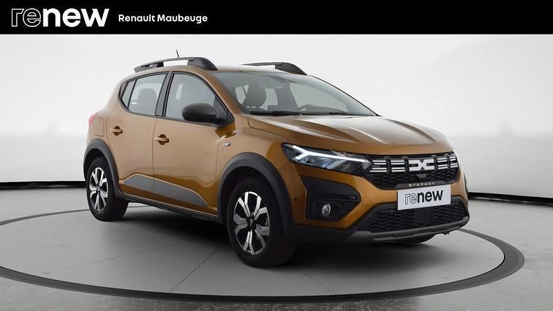 Orange Utilisé 2023 Dacia Sandero Comfort Citadine | 14 899 € (Prix juste) - Image 1/4