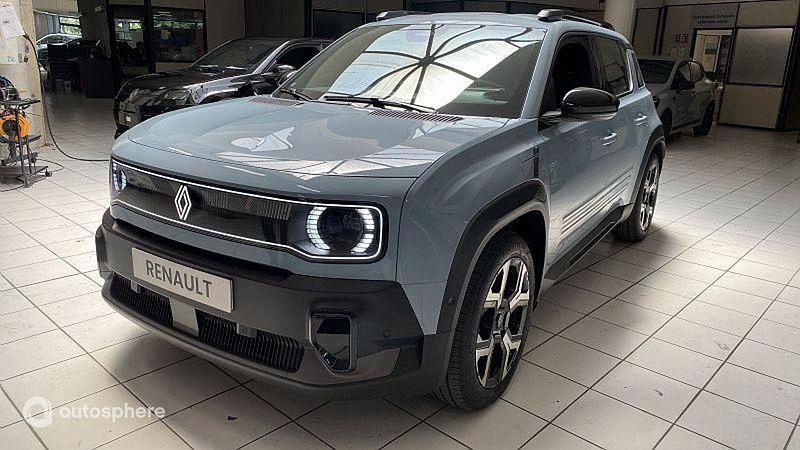 Bleu Nouvelle 2025 Renault 4 E-Tech Techno SUV | 35 299 € (Prix juste) - Image 1/4
