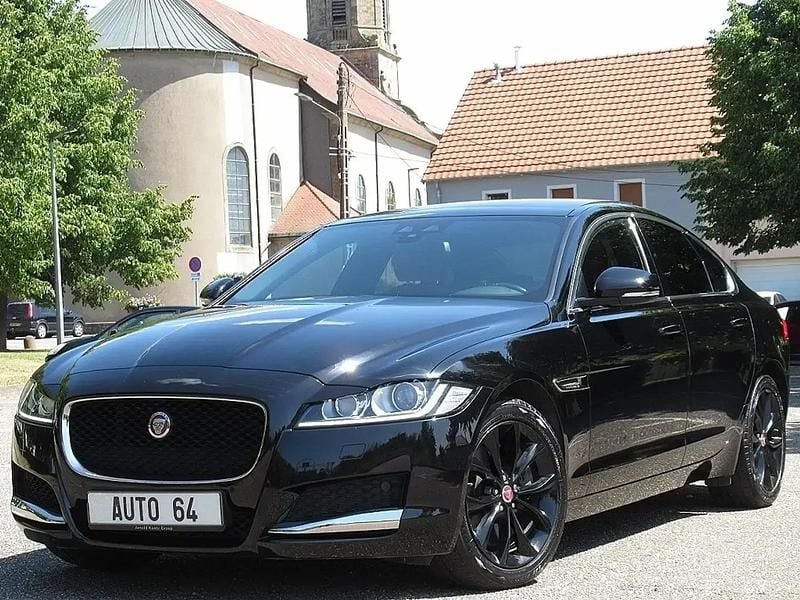 Noir Utilisé 2015 Jaguar XF Portfolio Berline | 18 990 € (Prix juste) - Image 1/4