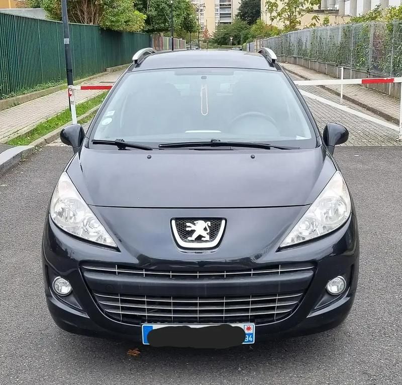 Utilisé 2013 Peugeot 207 Urban Move Break | 3 200 € (Prix juste) - Image 1/4