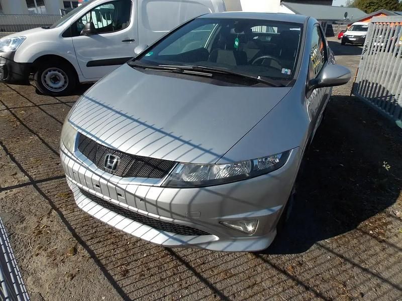 Argent Utilisé 2009 Honda Civic Berline | 2 999 € - Image 1/4