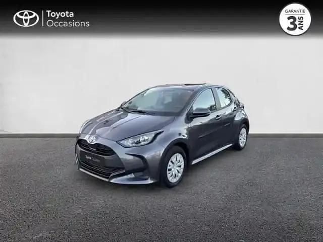 Occasion Toyota Yaris Hybrid 116 ch (85 kW) 2021 Gris atlas (m) Berline