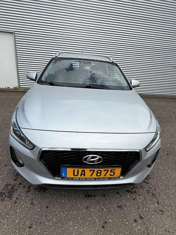 Argent Utilisé 2017 Hyundai i30 Style Break | 14 000 € (Prix juste) - Image 1/4