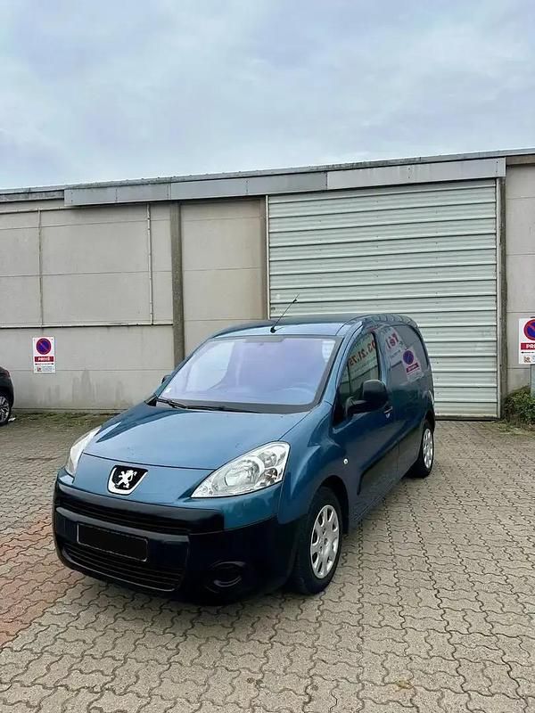Utilisé 2010 Peugeot Partner Van | 5 890 € - Image 1/4