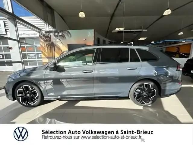 Occasion VW Golf VIII R-line 150 ch (110 kW) 2024 Gris dauphin métallisée Break