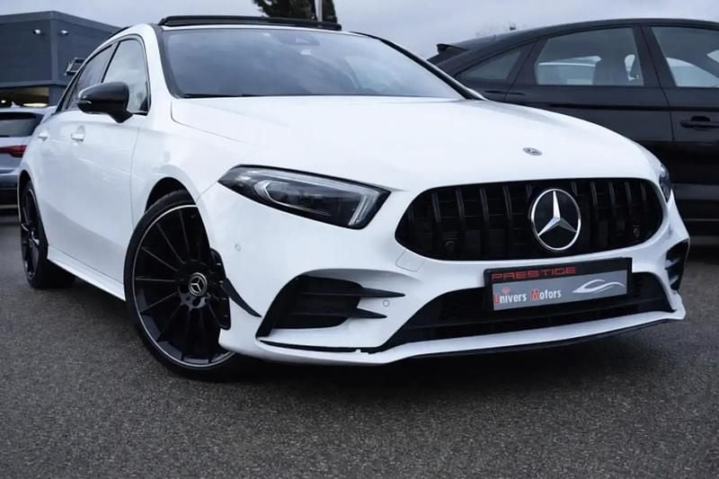 Blanc Occasion 2020 Mercedes A180 AMG line Berline | 25 900 € (Prix assez cher) - Image 1/4