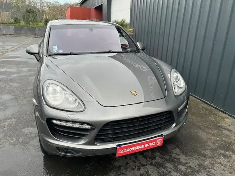 Gris Utilisé 2012 Porsche Cayenne Turbo SUV | 25 000 € - Image 1/4