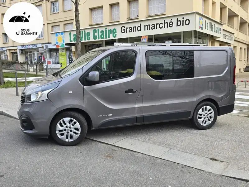Gris Utilisé 2016 Renault Trafic Van | 33 990 € - Image 1/4