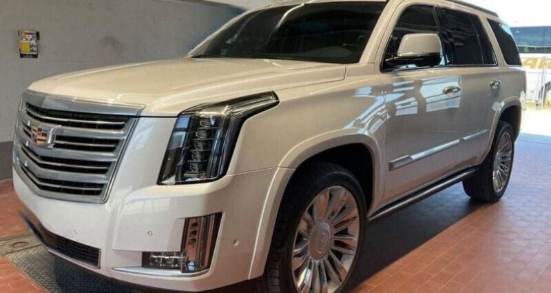 Utilisé 2018 Cadillac Escalade SUV | 64 980 € - Image 1/4