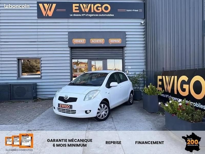 Blanc Utilisé 2008 Toyota Yaris Citadine | 3 490 € (Super prix) - Image 1/4