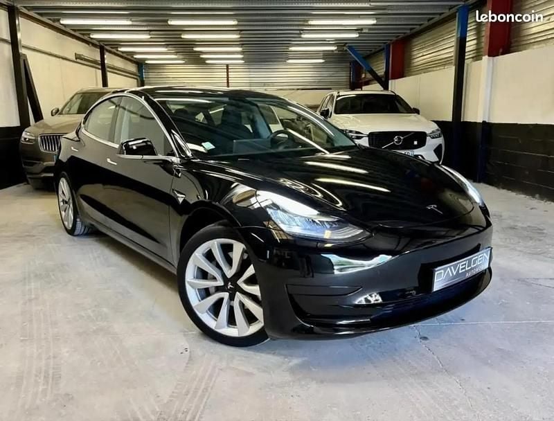 Noir Utilisé 2020 Tesla Model 3 Standard Range Plus Berline | 21 990 € (Super prix) - Image 1/4