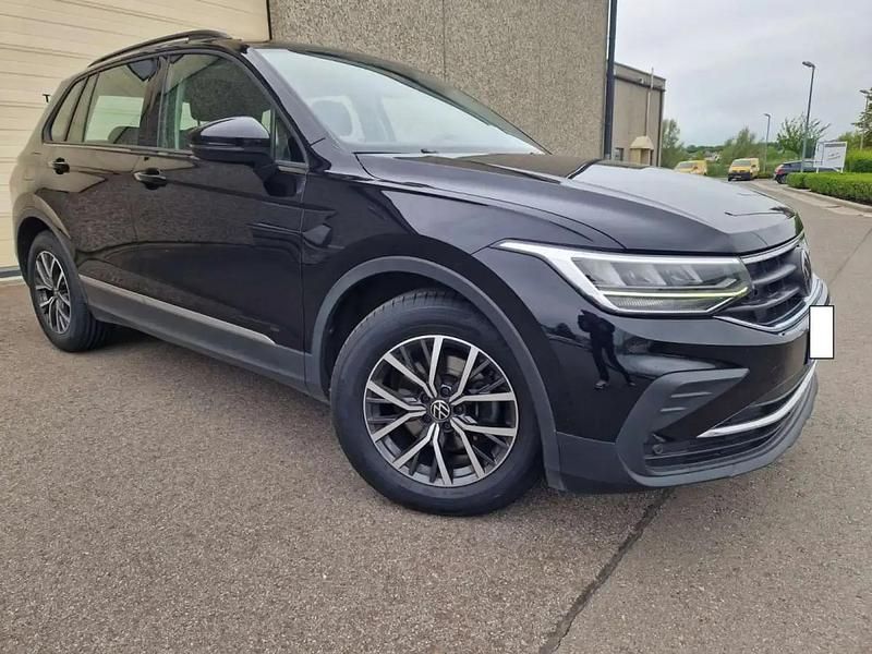Noir Utilisé 2022 VW Tiguan Edition SUV | 28 990 € (Bon prix) - Image 1/4
