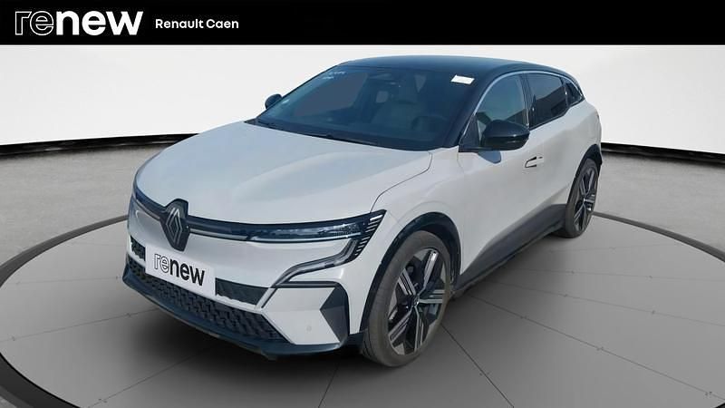 Gris Utilisé 2022 Renault Mégane Iconic Berline | 25 990 € (Prix juste) - Image 1/4