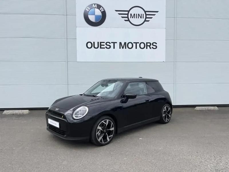 Noir Occasion 2025 Mini Cooper SE Classic Citadine | 34 490 € - Image 1/4