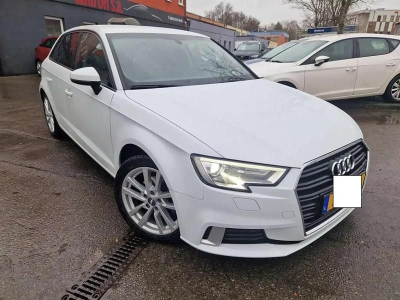 Blanc Occasion 2017 Audi A3 Berline | 12 990 € (Bon prix) - Image 1/4