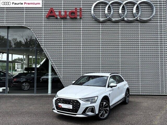 Blanc glacier métallisé Utilisé 2025 Audi A3 Sport | 41 550 € - Image 1/4