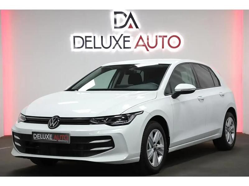 Blanc Utilisé 2024 VW Golf VIII Life Berline | 23 490 € (Bon prix) - Image 1/4