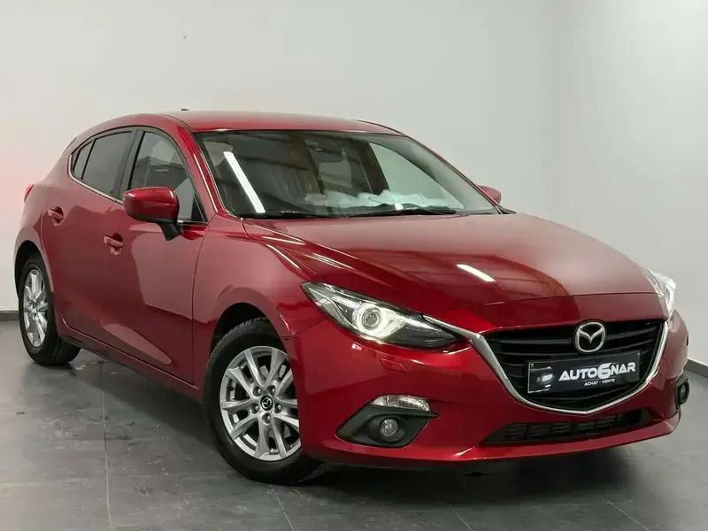 Rouge Utilisé 2016 Mazda 3 Berline | 7 990 € - Image 1/4