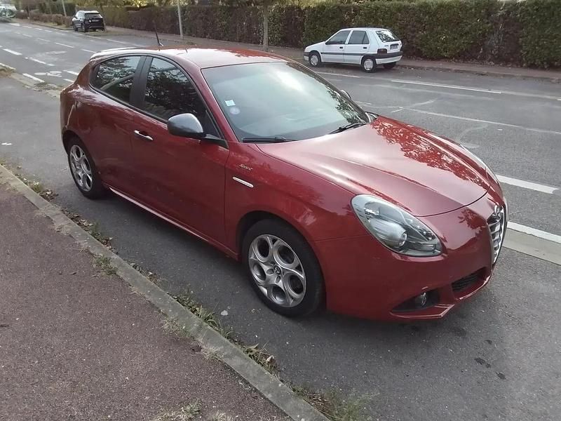 Rouge Utilisé 2016 Alfa Romeo Giulietta Citadine | 12 300 € (Bon prix) - Image 1/4