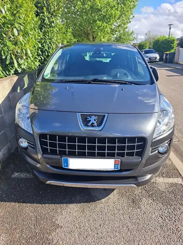 Gris Occasion 2012 Peugeot 3008 SUV | 9 300 € (Prix cher) - Image 1/4