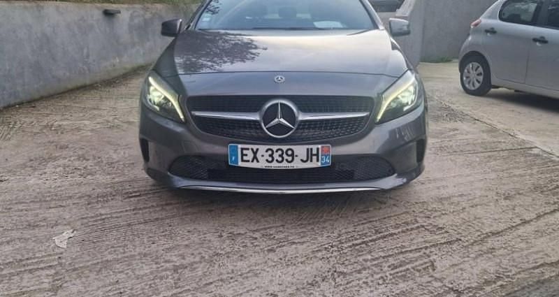 Occasion Mercedes A180 122 ch (89 kW) 2018 Gris Berline