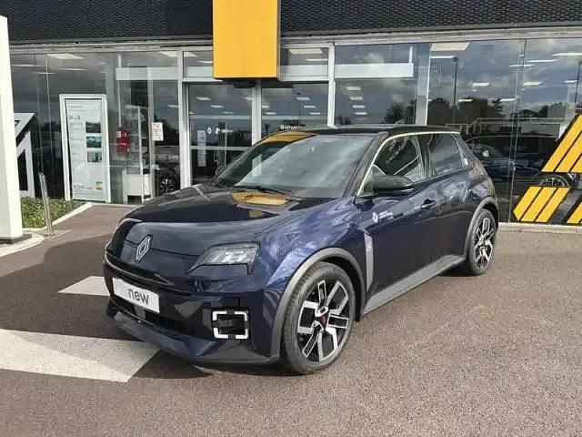 Bleu nocturne / toit noir étoilé Occasion 2025 Renault 5 E-Tech Berline | 32 490 € (Prix juste) - Image 1/4