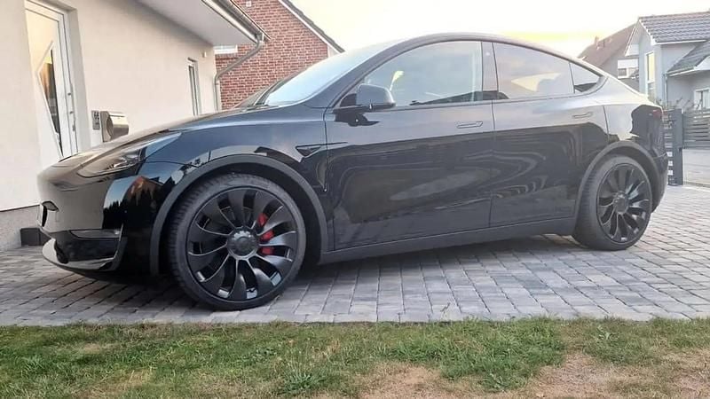 Noir Utilisé 2021 Tesla Model Y SUV | 38 000 € - Image 1/4