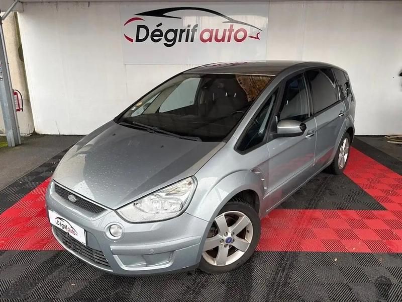 Gris Utilisé 2010 Ford S-MAX Titanium Monospace | 5 990 € - Image 1/4