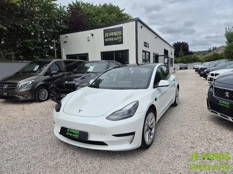 Blanc Utilisé 2022 Tesla Model 3 Standard Range Berline | 19 990 € (Prix assez cher) - Image 1/4