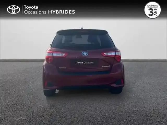 Occasion Toyota Yaris Hybrid 2018 Rouge allure biton toit noir Berline