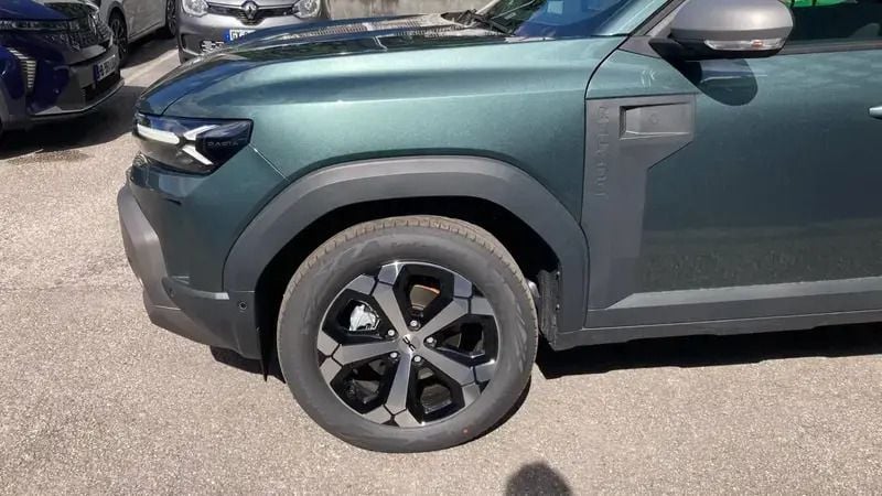 Image 3/4