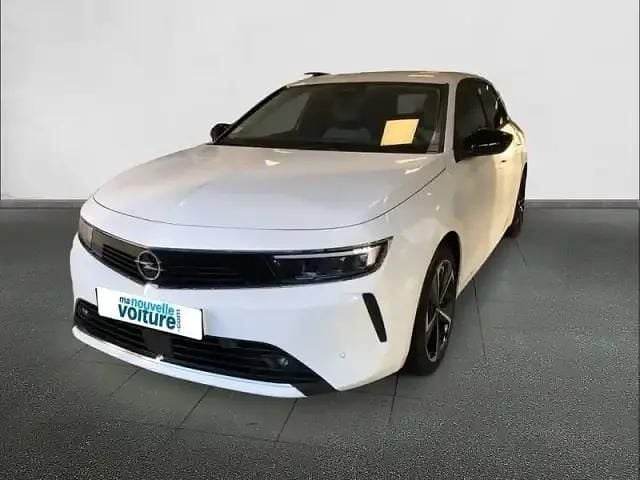 Blanc Occasion 2023 Opel Astra Business Berline | 26 330 € (Prix juste) - Image 1/4