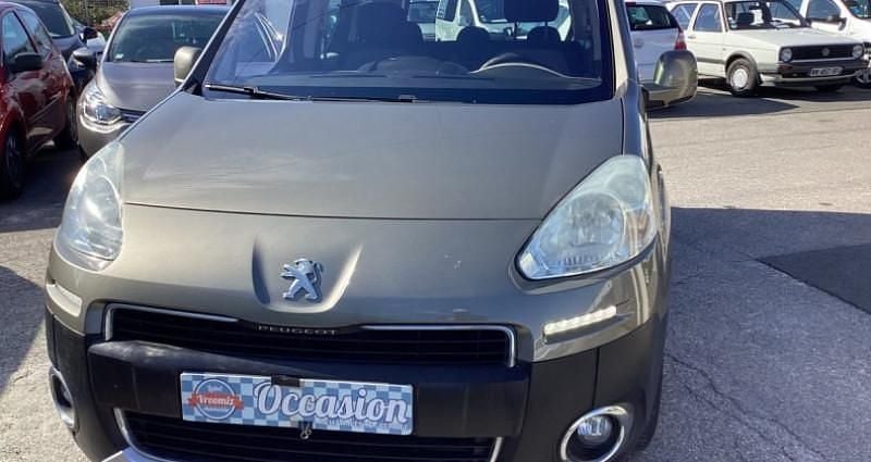 Utilisé 2012 Peugeot Partner Tepee Active Monospace | 7 950 € (Prix juste) - Image 1/4