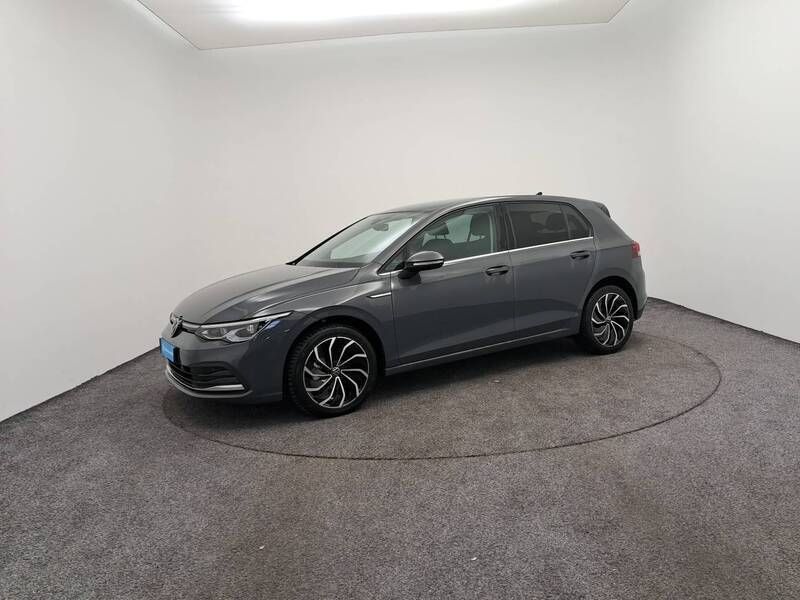 Gris Utilisé 2024 VW Golf VIII Berline | 31 590 € (Prix assez cher) - Image 1/3