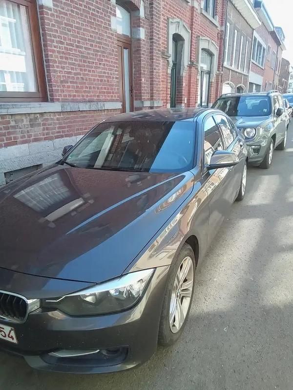 Brun Occasion 2012 BMW 320 Sport Line Berline | 8 400 € (Bon prix) - Image 1/4