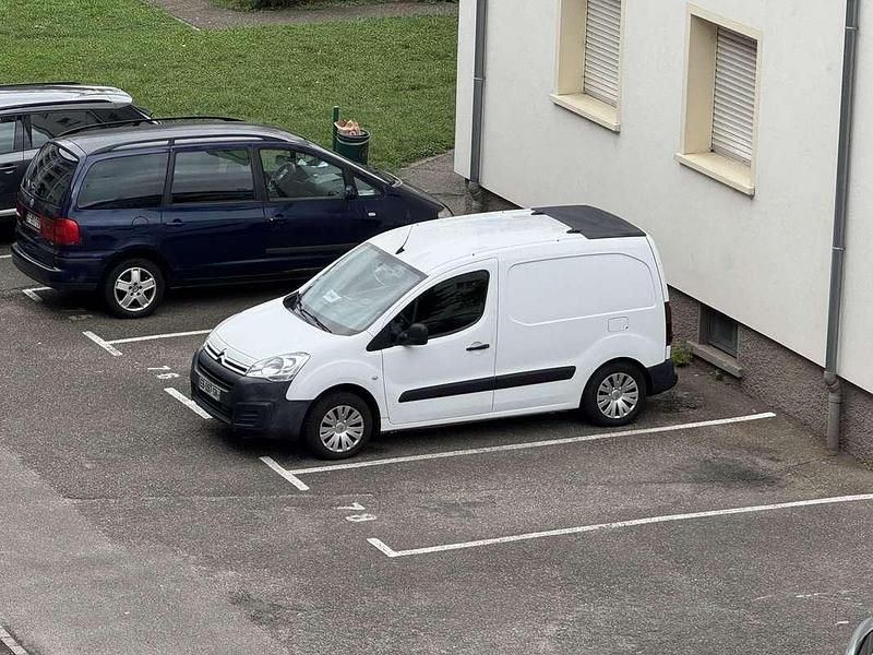 Image 3/4