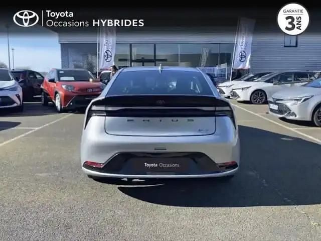 Occasion Toyota Prius Design 223 ch (164 kW) 2025 Gris minéral métallisé Berline