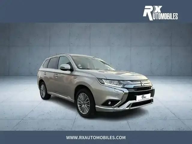 Gris Utilisé 2019 Mitsubishi Outlander SUV | 18 990 € - Image 1/4