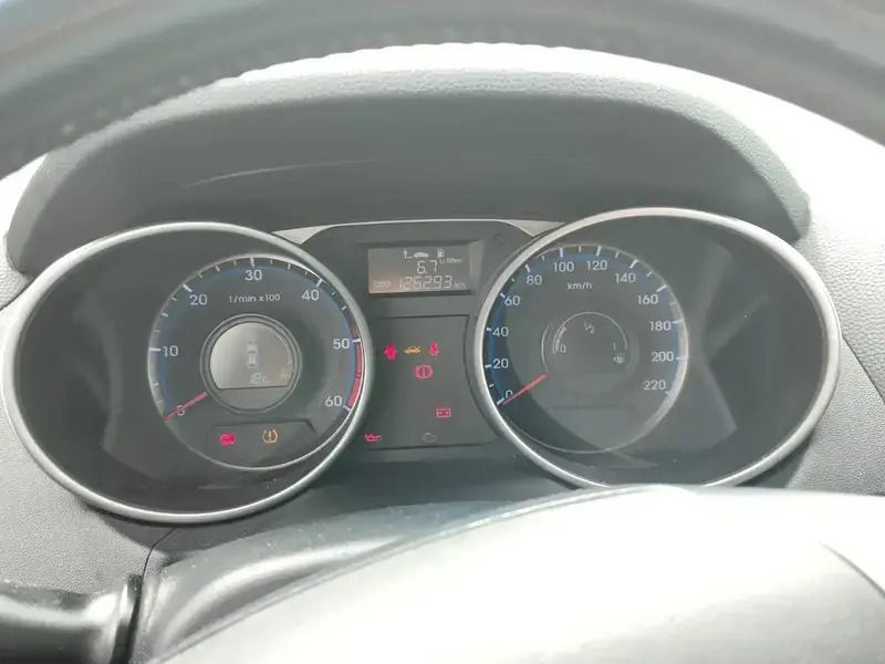 Image 2/4