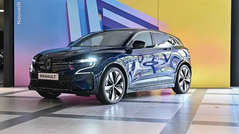 Bleu Nouvelle 2025 Renault Mégane Techno Berline | 40 950 € - Image 1/4