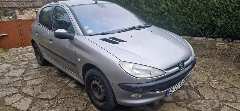Occasion 2001 Peugeot 206 Premium Berline | 3 450 € (Bon prix) - Image 1/4