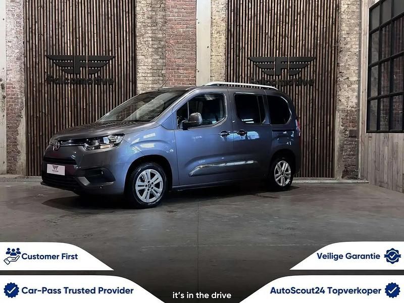 Gris Occasion 2021 Toyota Proace City City Van | 17 900 € (Prix juste) - Image 1/4