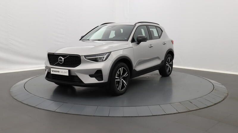 Argente Utilisé 2024 Volvo XC40 Plus SUV | 35 990 € (Bon prix) - Image 1/4