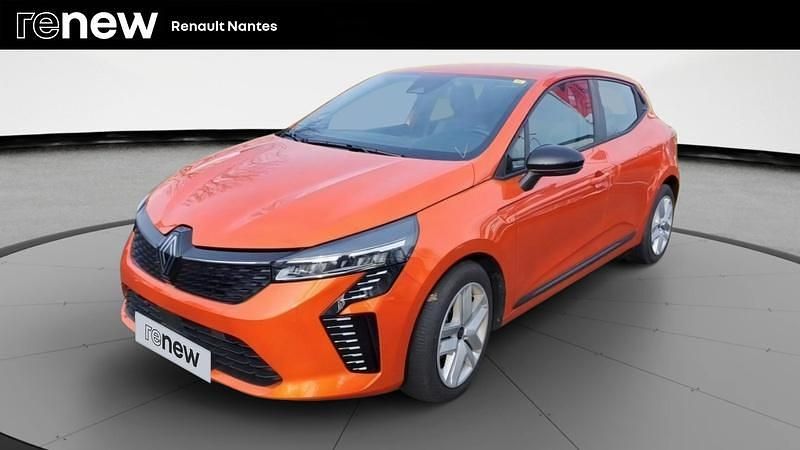 Orange Utilisé 2024 Renault Clio V Evolution Berline | 15 590 € (Prix juste) - Image 1/4