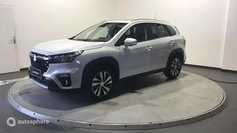 Cool white pearl métallisé Utilisé 2024 Suzuki SX4 S-Cross Style SUV | 23 999 € (Prix juste) - Image 1/4