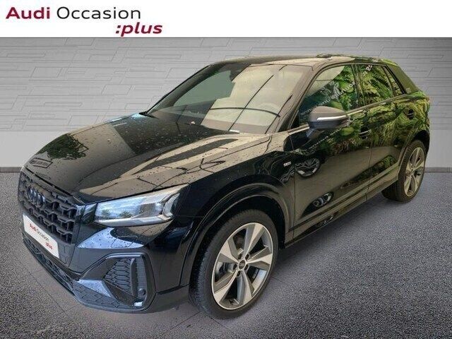 Noir mythe métallisé Nouvelle 2024 Audi Q2 S-Line SUV | 43 990 € - Image 1/4