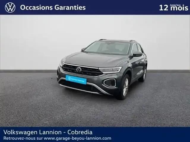 Gris indium métallisée Occasion 2023 VW T-Roc Life SUV | 22 990 € (Prix juste) - Image 1/4
