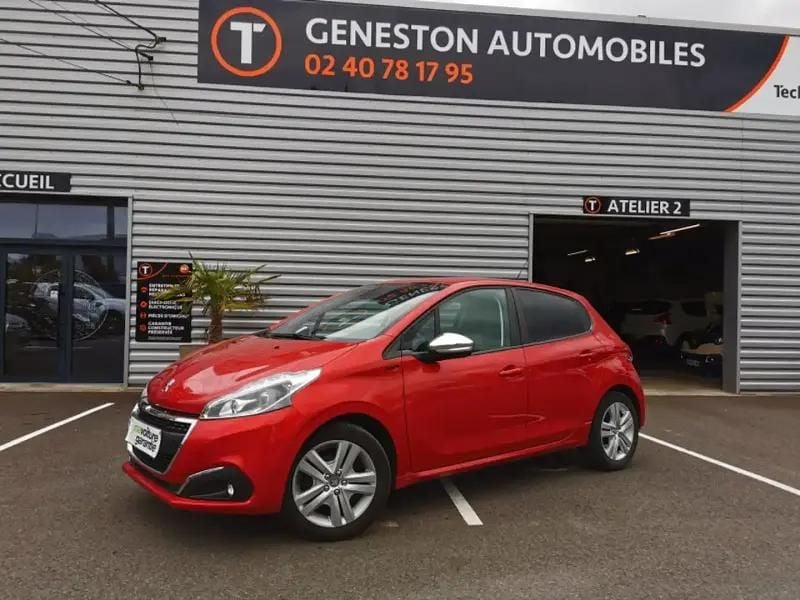 Rouge Utilisé 2019 Peugeot 208 Signature Sky Citadine | 8 490 € (Prix juste) - Image 1/4
