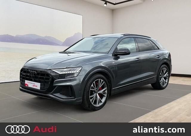 Gris daytona nacré Utilisé 2023 Audi Q8 Competition SUV | 84 980 € (Prix juste) - Image 1/4